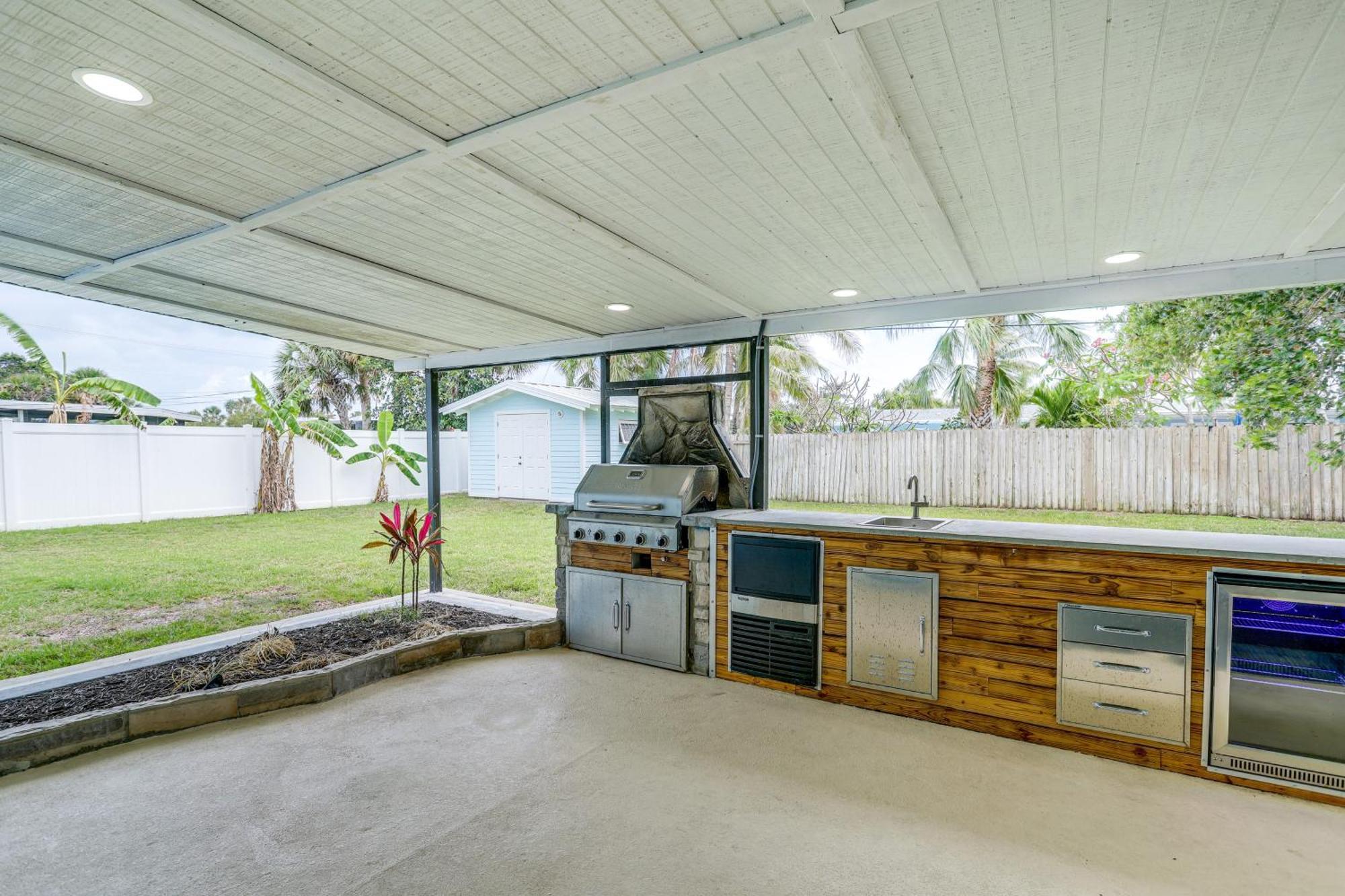 Pet-Friendly Cocoa Beach Home Walk To Beach! Экстерьер фото