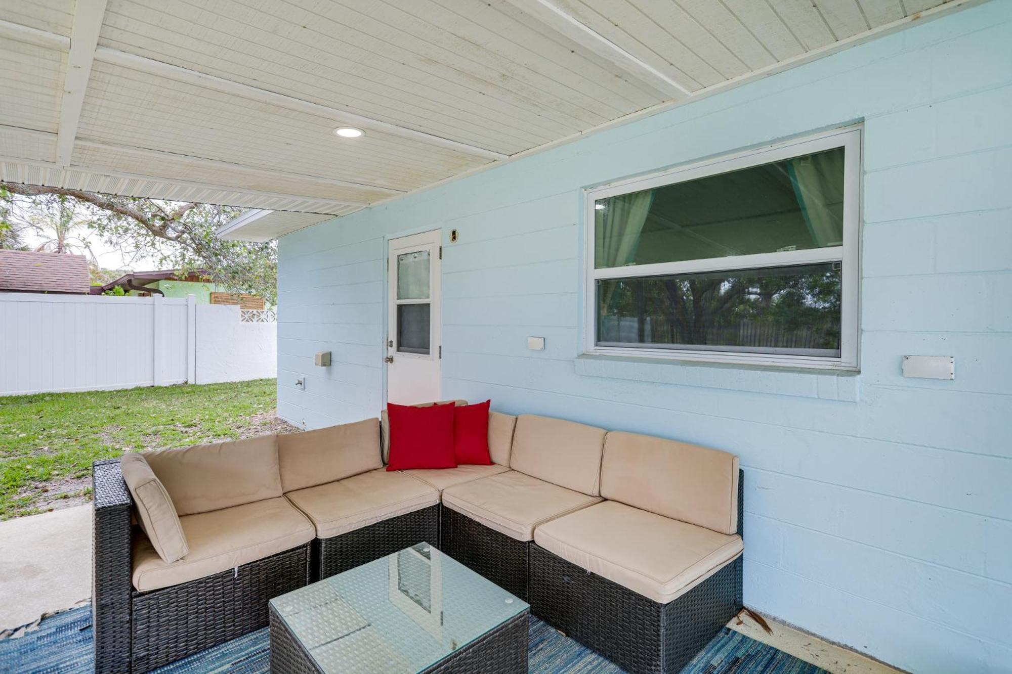 Pet-Friendly Cocoa Beach Home Walk To Beach! Экстерьер фото